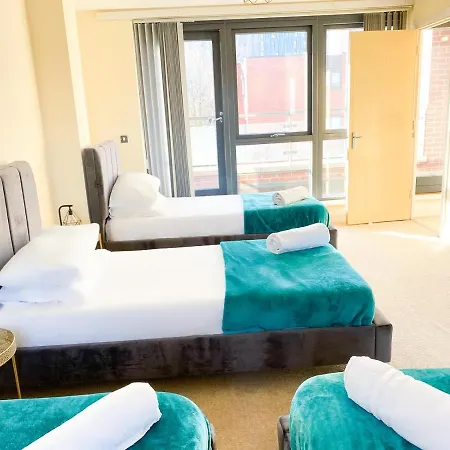 Dom wakacyjny Tudors Esuites House Centre Netflix